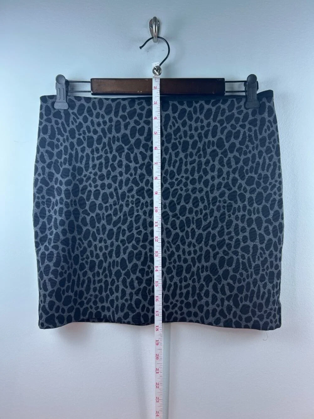 Banana Republic Petite Leopard Print Pencil Skirt Size 4P